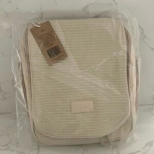 DEZI Cream Multi-Purpose Hanging Travel Bag - Brand New & Sealed!